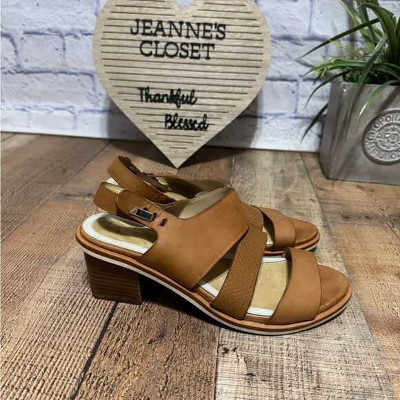 Rag & Bone
Folsom Mid-Heel Sandal, Tan - Picture 2 of 13